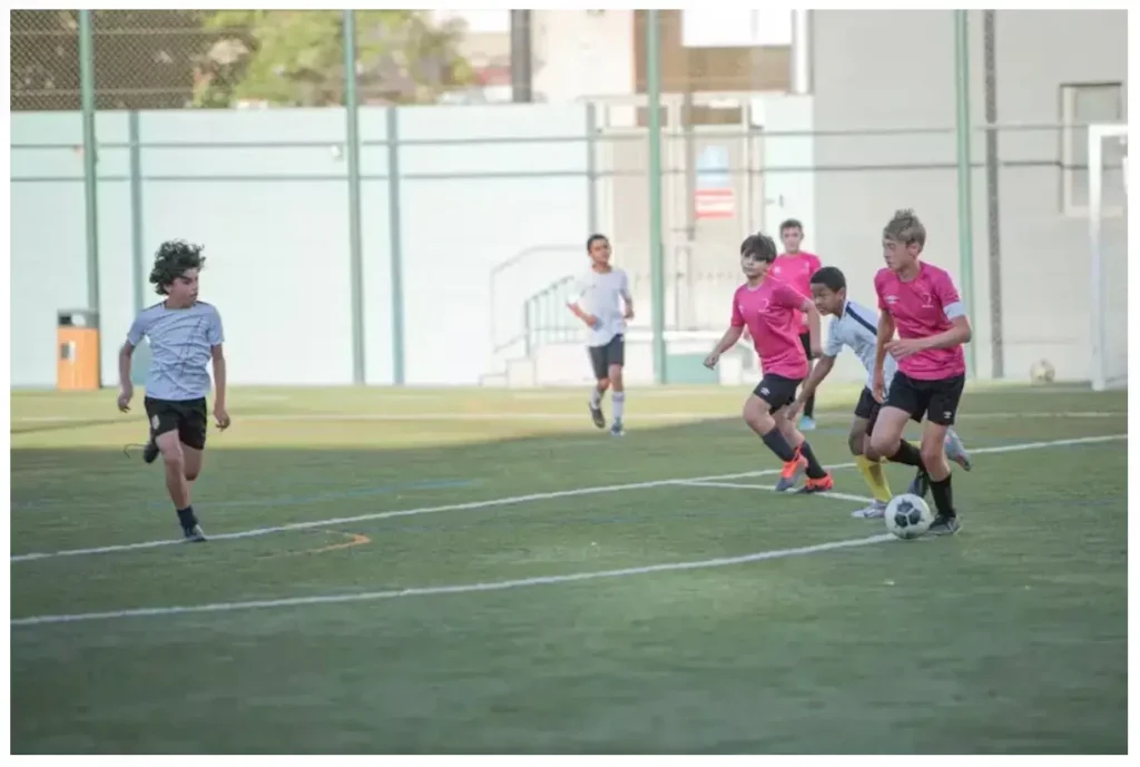 유소년 축구 선수들의 폭발력 향상을 위한 두 가지 훈련 방법